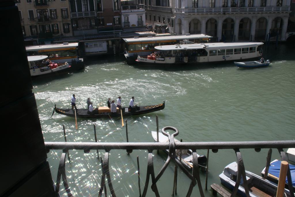 Magic Rialto Hotel Venice Room photo